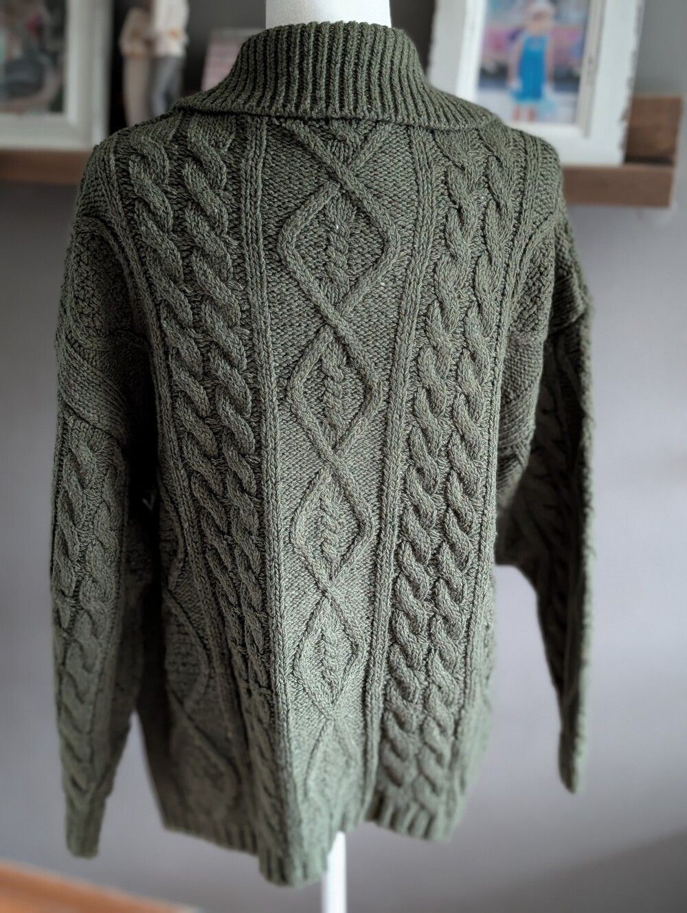 NWT Le Lis Collection Medium Olive Green Cable Knit Chunky Cardigan Sweater - Picture 3 of 5
